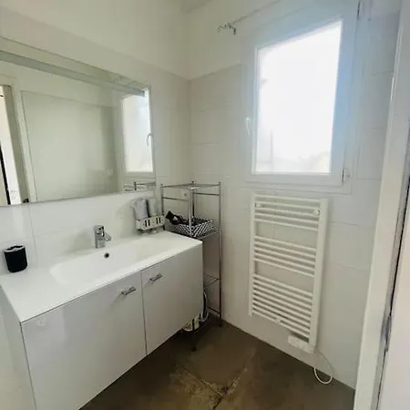 Jolie Maison De Village 2 빌라 Ouveillan