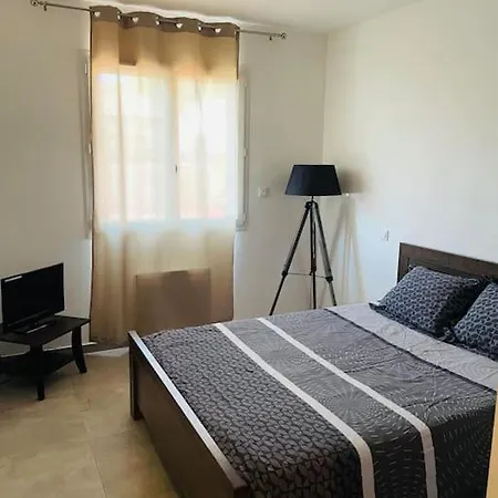 Jolie Maison De Village 2 빌라 *